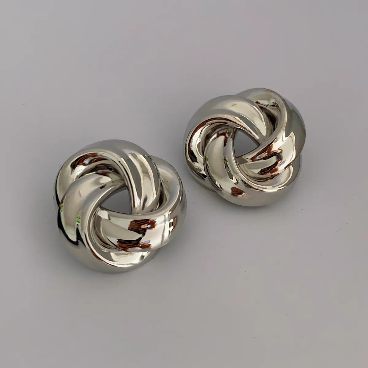 Half summer el mismo estilo - europa y américa viento caliente alta sensibilidad pendientes de metal simple temperamento personalidad atmosférica pendientes detail image 3