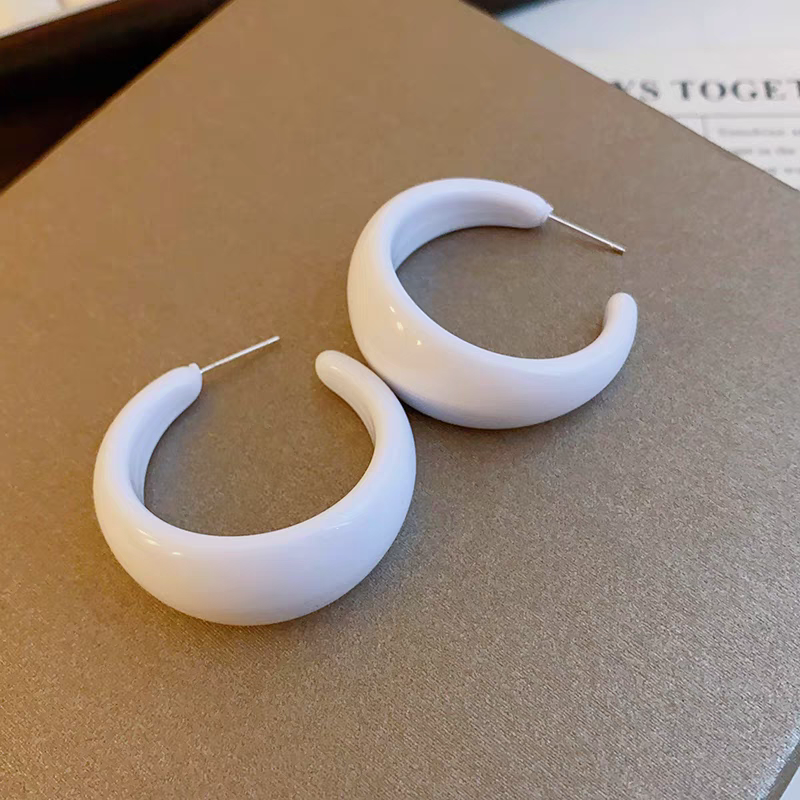 Acrylic retro Hong Kong-style earrings 2025 new bestsellers, high-end, fashionable, elegant and grand stud earrings, exaggerated earrings for women Specification image