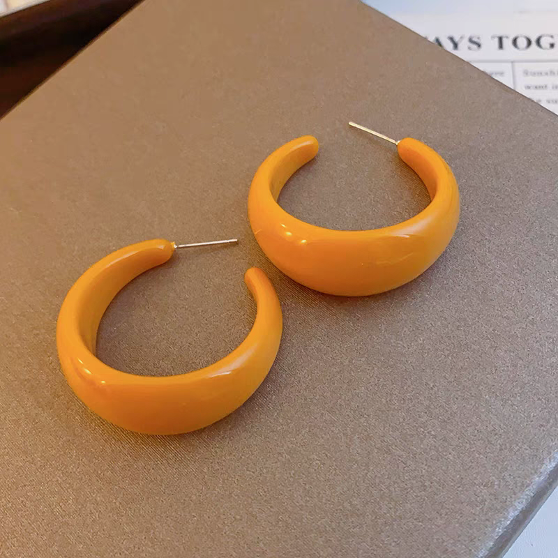 Acrylic retro Hong Kong-style earrings 2025 new bestsellers, high-end, fashionable, elegant and grand stud earrings, exaggerated earrings for women Item Picture