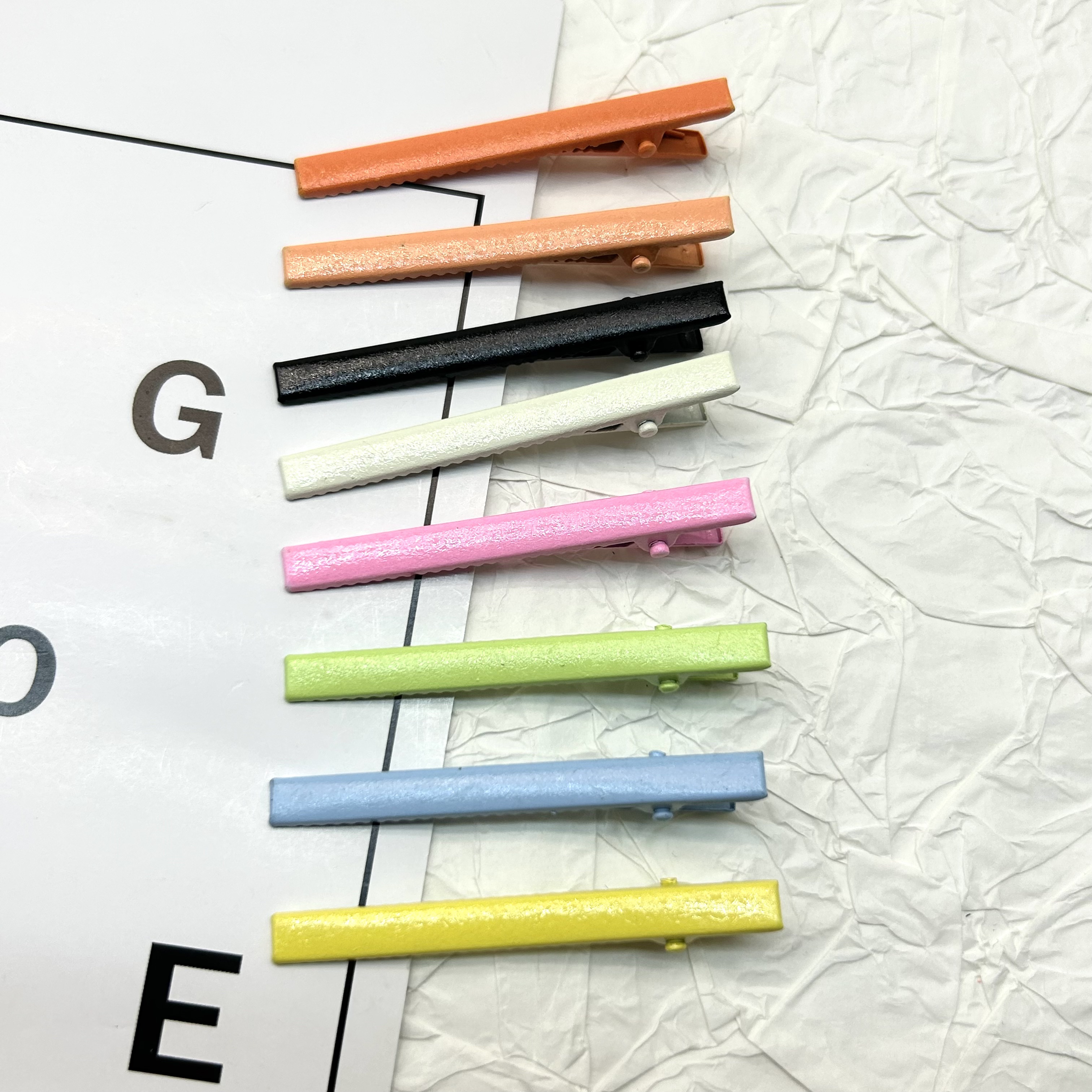 Creative accessories, exquisite hair accessories, hair clips, multiple styles to choose from, long-lasting fixation, not easy to fall off, hair clips, hair accessories, hair clips, creative accessories, small square clips Application Scenario