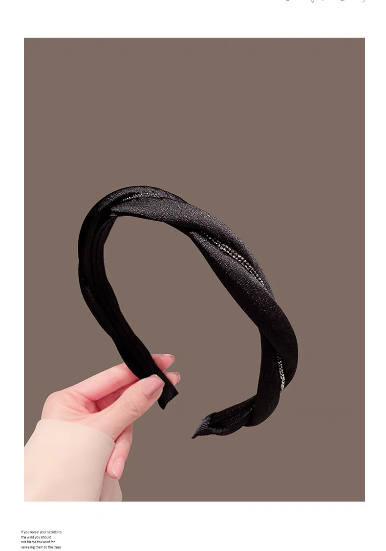 Black knotted hairband for women, versatile for going out. Twisted water diamond headband made of fabric, simple and elegant, fashionable hairpin headwear detail image 9