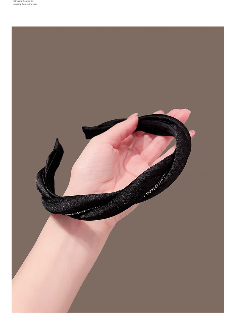 Black knotted hairband for women, versatile for going out. Twisted water diamond headband made of fabric, simple and elegant, fashionable hairpin headwear Item Picture