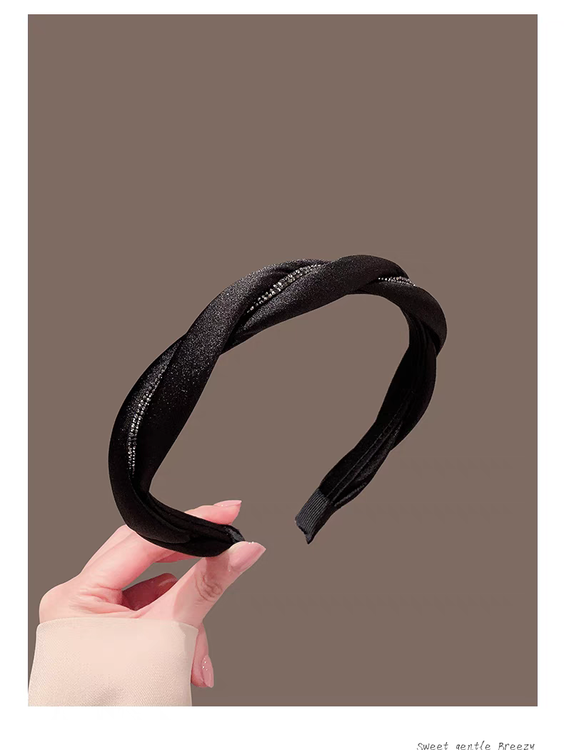 Black knotted hairband for women, versatile for going out. Twisted water diamond headband made of fabric, simple and elegant, fashionable hairpin headwear detail image 5