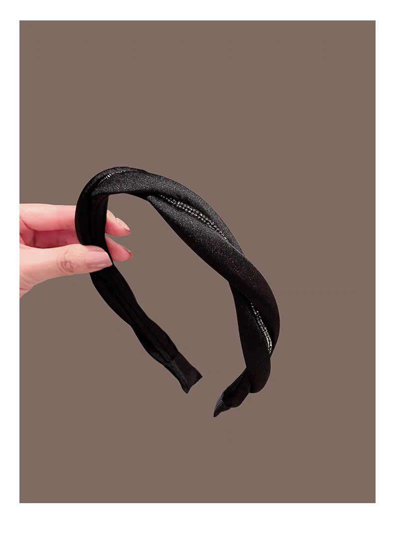 Black knotted hairband for women, versatile for going out. Twisted water diamond headband made of fabric, simple and elegant, fashionable hairpin headwear detail image 8