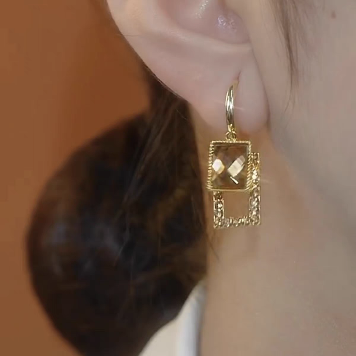 Niche design sense, high-end 2024 new style, fashionable and elegant, exaggerated tassel earrings for socialites, unique and stylish earrings 121 detail image 5