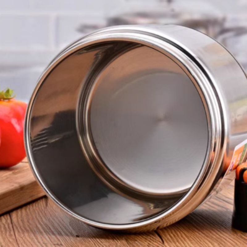 Stainless steel pot lunch box, large-capacity household steaming pot, three-layer compartments bento box, vacuum extra-long insulated bucket, steaming cup, kitchenware insulated rice bucket Application Scenario