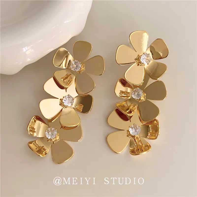 铜耳环 精致饰品 时尚耳环 独特设计耳饰