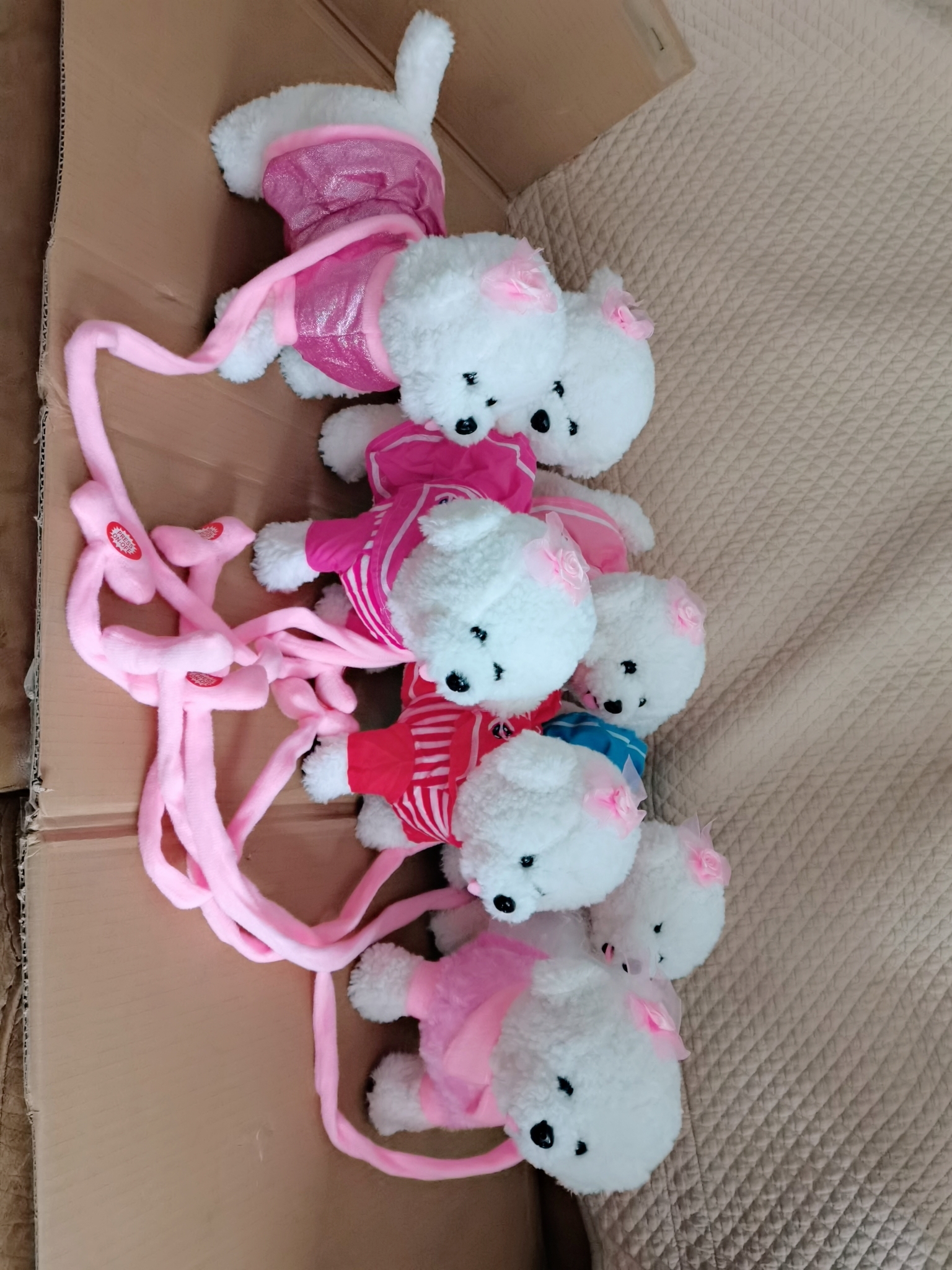 Battery version, 120 songs, with English and Vietnamese versions of the puppy doll pic 2