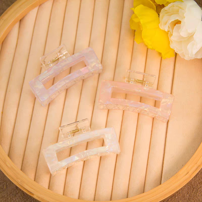 Acrylic hair clips, grab clips, headwear, hair accessories, 2025 popular hair clips, hair styling decorations, elegant and fashionable accessories for women, hair clips Application Scenario