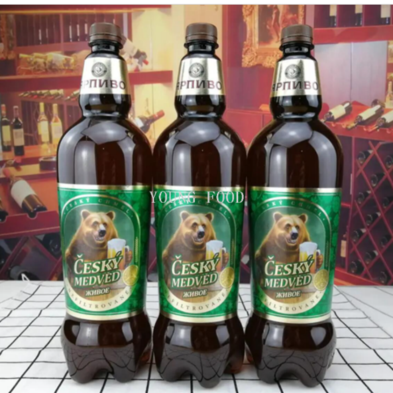 包邮批发！俄罗斯原装进口休闲零食 捷克熊（未过滤）鲜啤酒1.35L