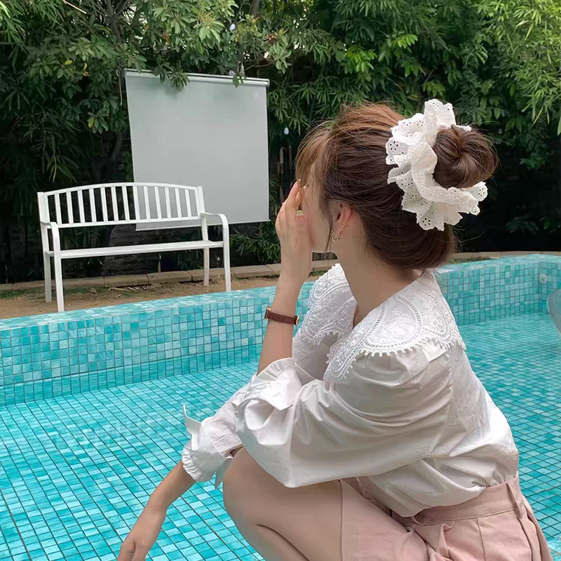 Korean-style women's splicing headwear, hair accessories, hair bands and hair ties with an integrated design, exquisite hair bands and hair accessories, hand-woven fashionable hair accessories, hair bands and hair ties Application Scenario