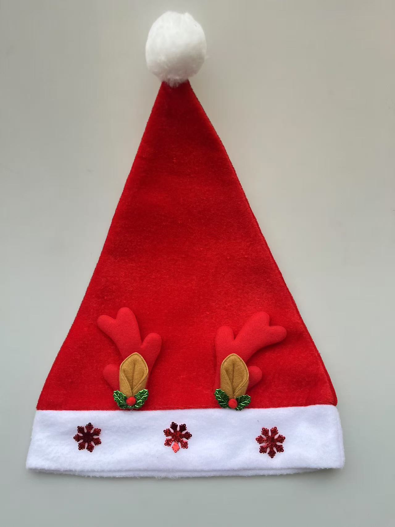 Wholesale of red adult plush Christmas hats as Christmas decorations Application Scenario