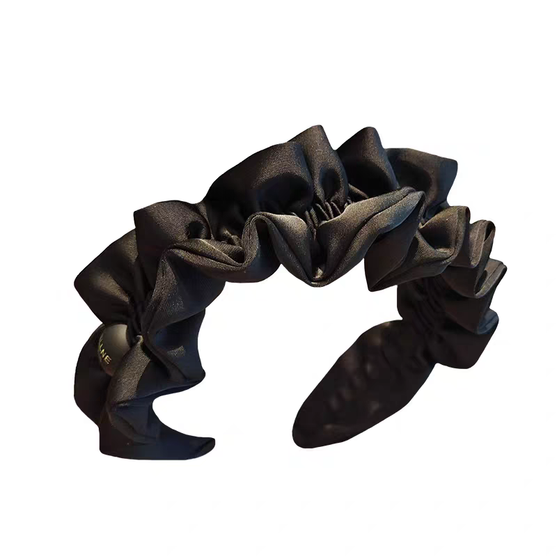 The new black pleated hairband for women features a high head top that accentuates the face. The small headband is fashionable, elegant and stylish, and the hair clip is a headpiece detail image 5