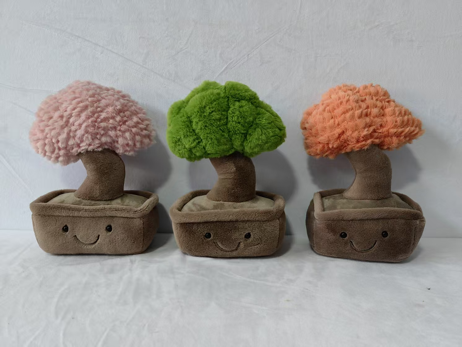 Plant dolls, plush toys, figurines, direct delivery from the factory