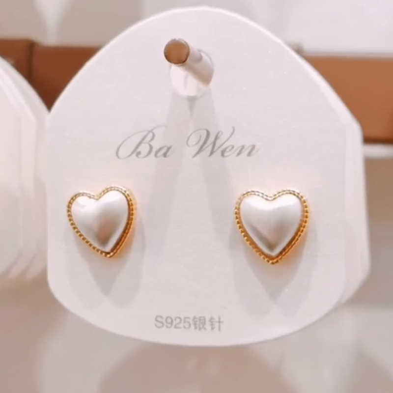 现货网红爆款 高级感轻奢风格耳饰 拉丝工艺 简约大气 时尚精致通勤百搭耳饰 独特饰品精美耳环 甜酷风时尚桃心耳环饰品
