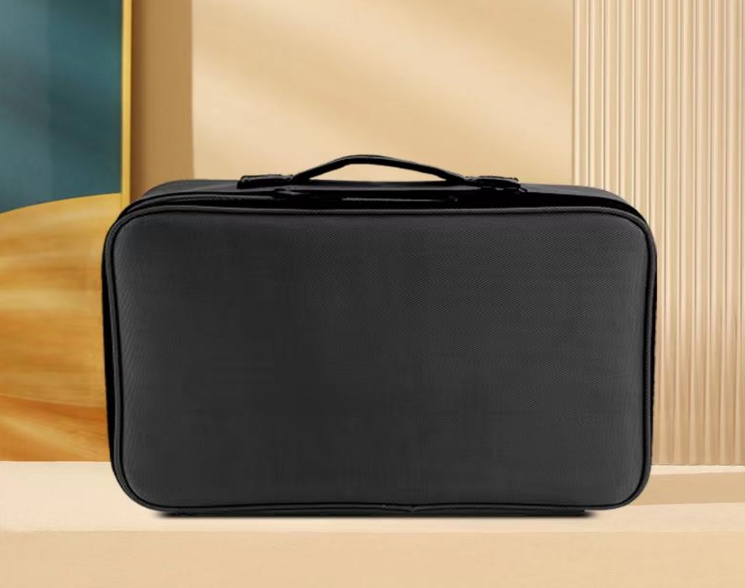 Oxford Cloth portable casual assembly makeup bag and jewelry box Application Scenario