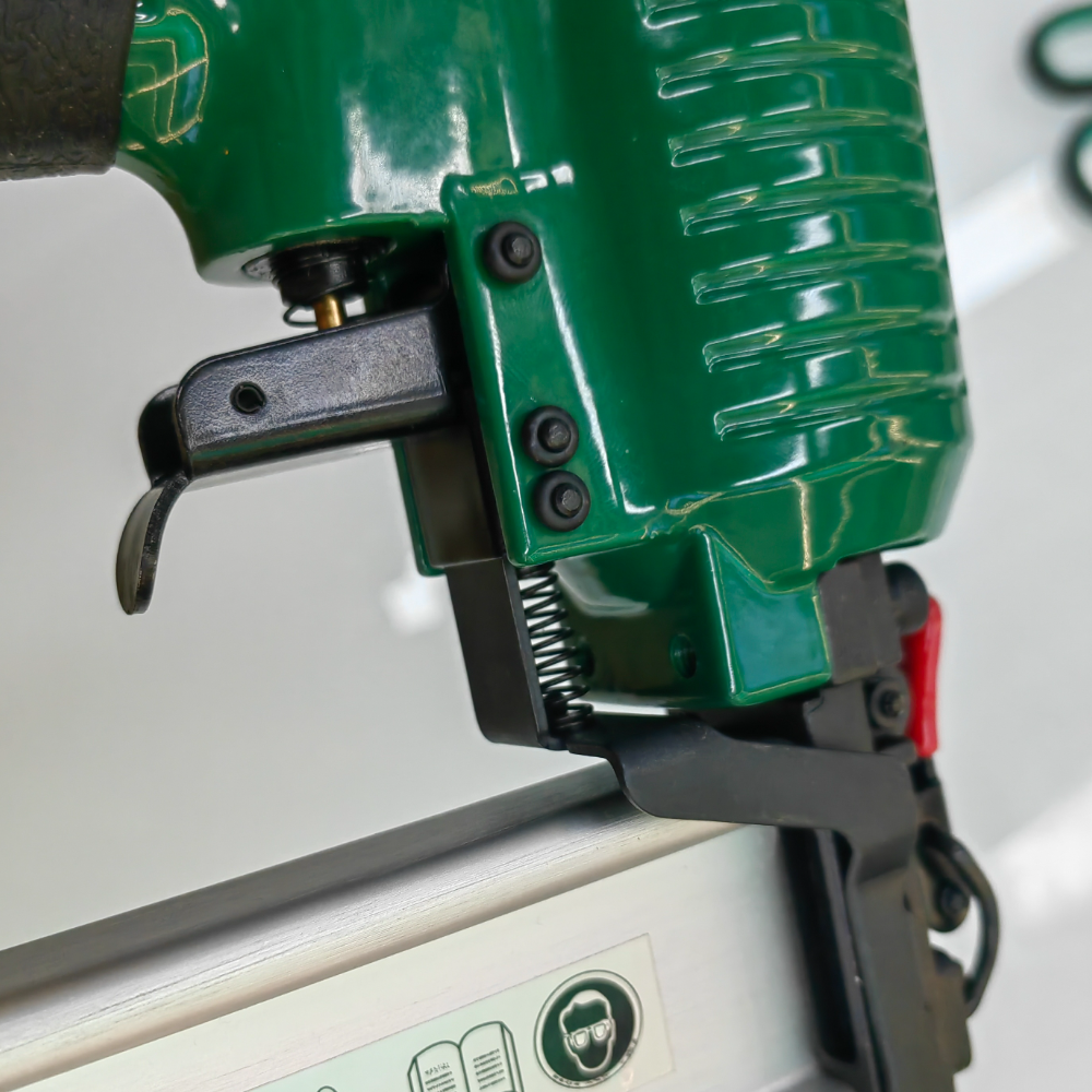 DOTOOL factory direct pneumatic nail gun F50B straight nail gun send nail gun shoot nail gun woodworking nail gun is not stuck nail Application Scenario