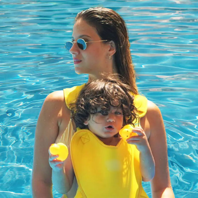 Amazon sells a Diving baby carrier Specification drawing