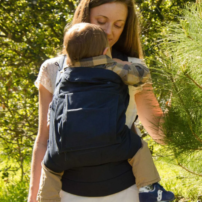 Cross-border sales multi-functional baby carrier side zipper bag for child safety seat with baby waist stool carrier Application Scenario