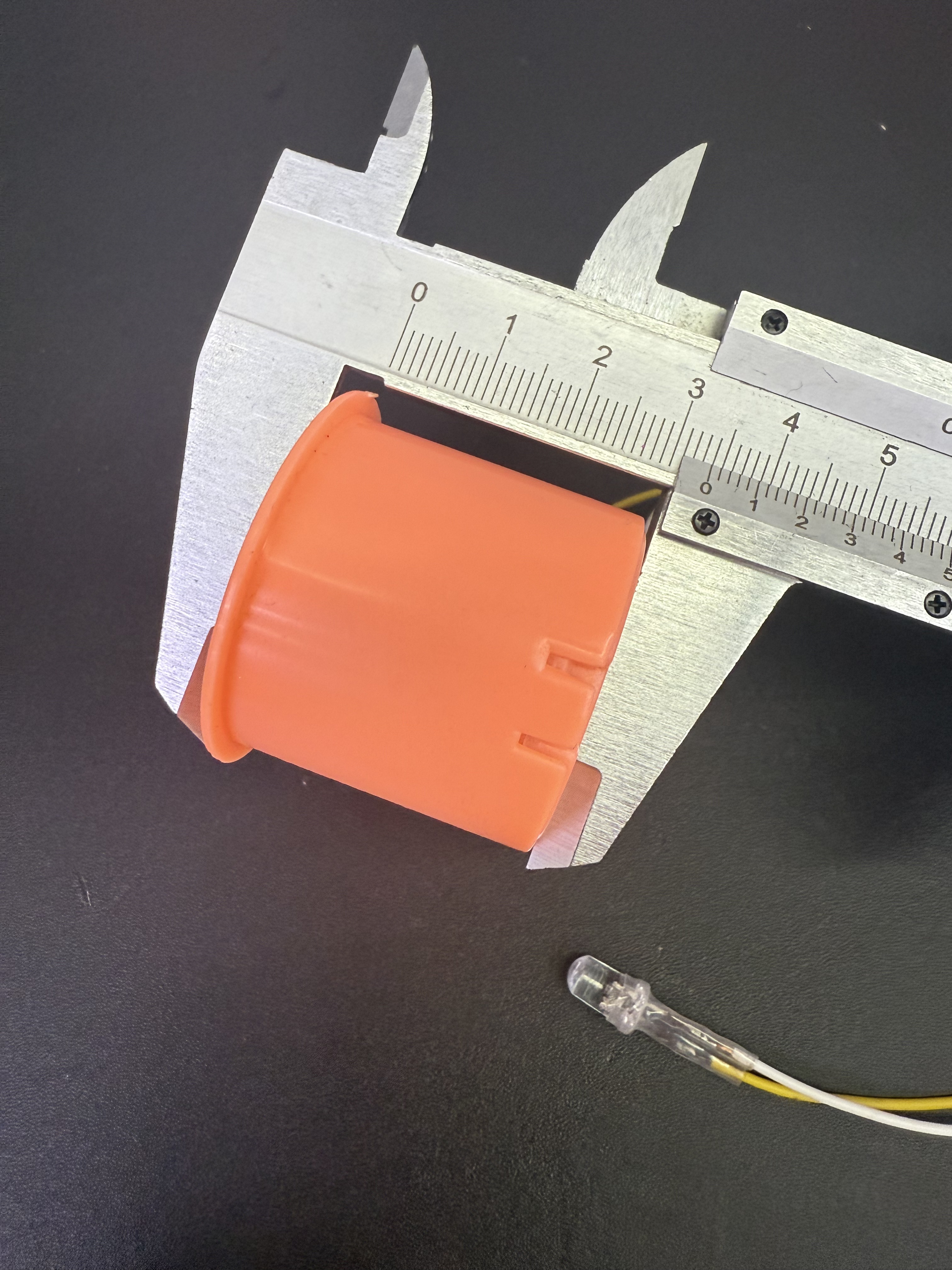 Toy electronic sound generator cylindrical extrusion generating box sound instrument with light music box (any sound can be made Specification image