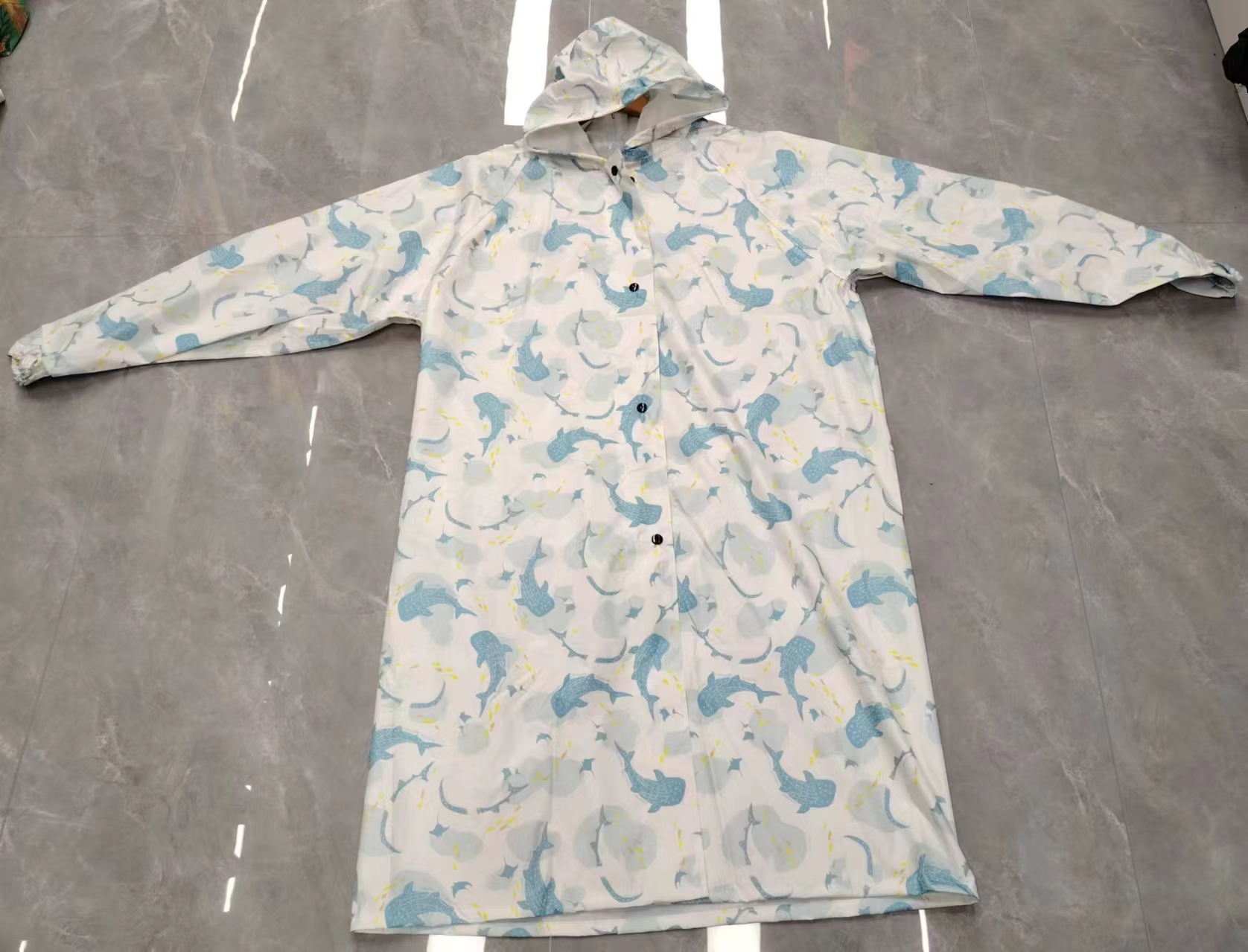 连体雨衣、雨披实物图