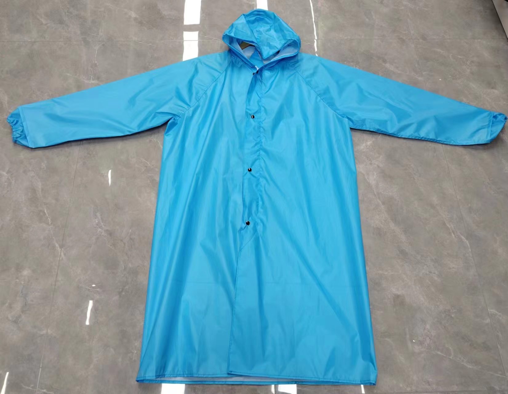 多色雨衣男款女款户外运动登山长雨衣白底实物图