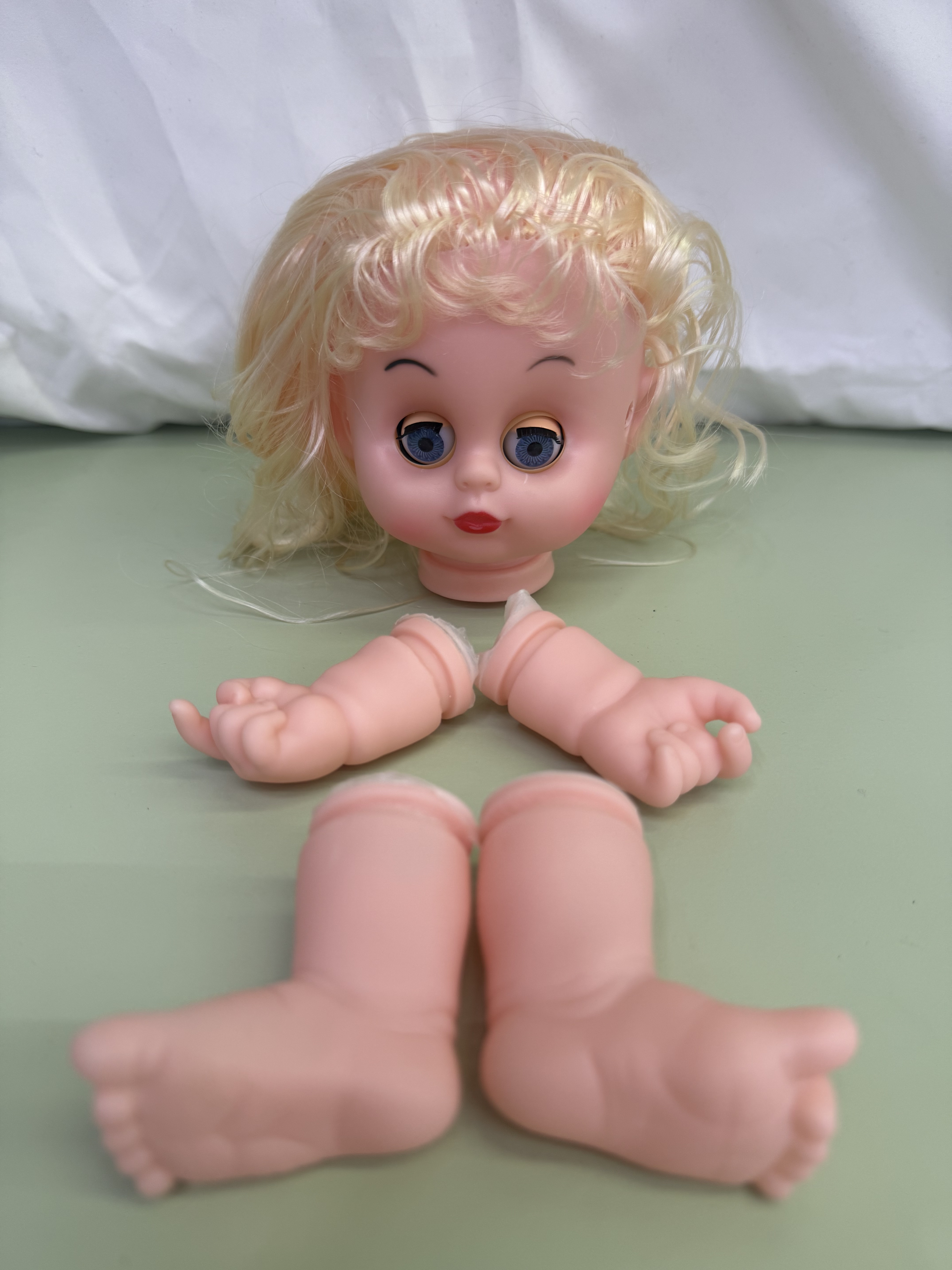 搪胶娃娃头 带手脚 仿真眼 睫毛  搪胶玩具公仔带假发洋娃娃 头