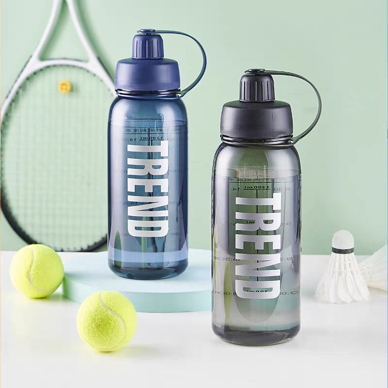 716 Student water cup, large-capacity plastic cup, fitness and exercise water bottle, portable water bottle, simple and portable cup, 1400ml Application Scenario