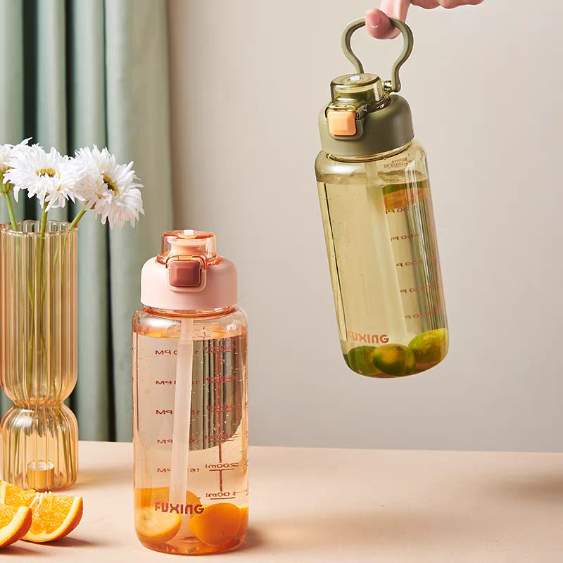 689 Cute Water Cup Portable hand-held Water bottle Outdoor sports leak-proof Plastic Cup Simple student Space Cup Portable Cup 700ml Application Scenario