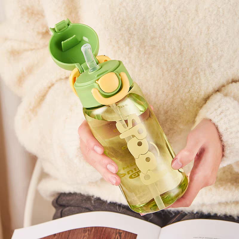 711 New ins creative water cup, one-click pop-up lid straw cup, simple office cup, high-temperature resistant plastic cup Item Picture