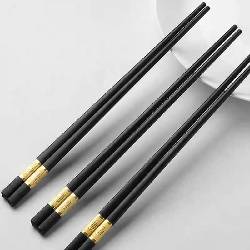 7241 Household "Fu" character alloy chopsticks are anti-slip, anti-mold, heat-resistant and will not bend even after long-term use. 5 pairs of commercial chopsticks for hotels, restaurants and eateries Application Scenario