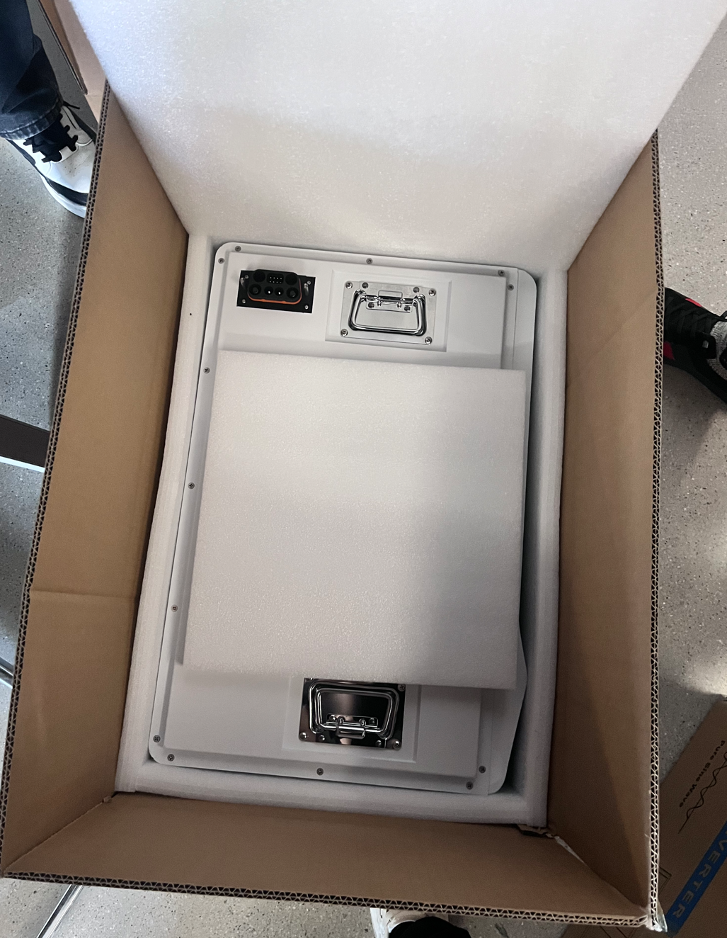 Stacked household energy storage power supply 5500W+5.12KWh large-capacity backup power A series pic 21