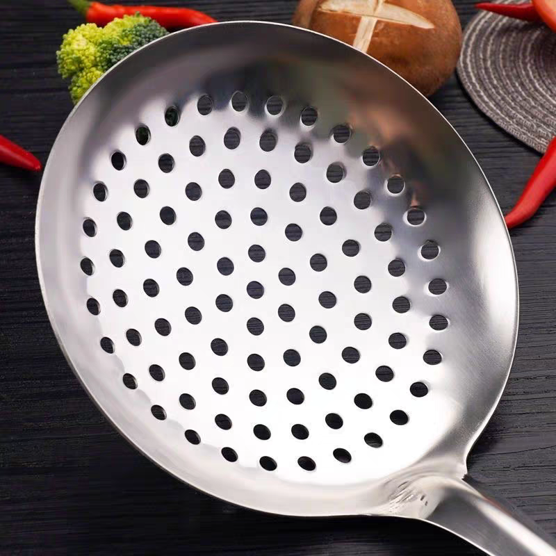 Food-grade stainless steel strainer, strainer, kitchenware, deep-frying, filtering, ladling, extra-large ladling for noodles and dumplings, water draining spoon 14cm detail image 2