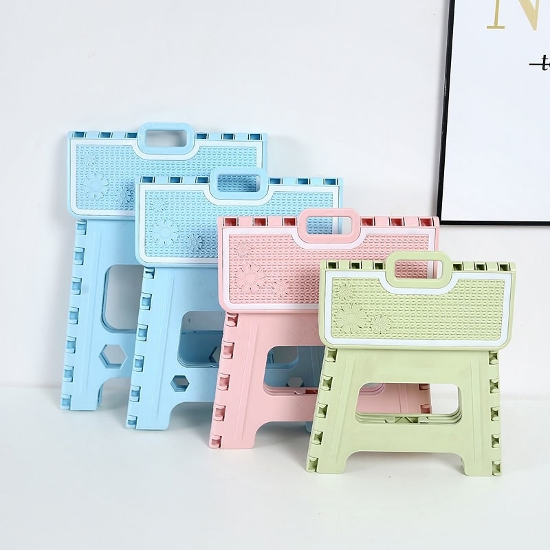 Outdoor plastic folding stools for queuing camping, simple and small household children's chairs, portable hand-held fishing stools detail image 2