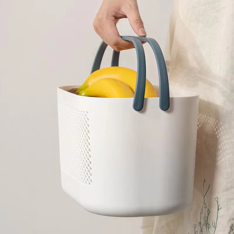 Bathroom hand-held basket, double-handle bath storage basket, plastic perforated mesh small bath basket, children's hand-held washbasin basket Specification image