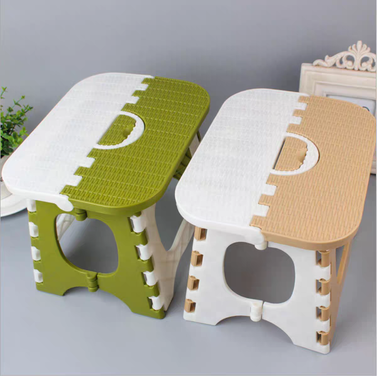 25 cm plastic folding small stool, outdoor portable hand-held stool, adult train stool, stool, fishing stool, retractable stool, bath low stool details Picture