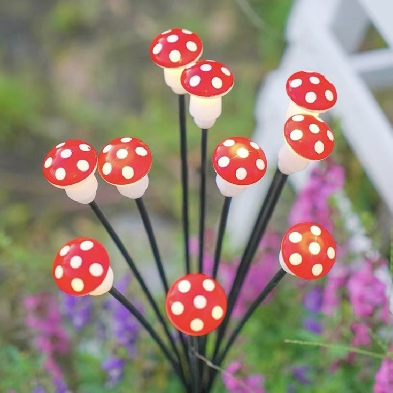 Solar mushroom lamp, plug-and-play outdoor waterproof courtyard garden decorative lamp, light-sensitive ground plug-in lamp Application Scenario