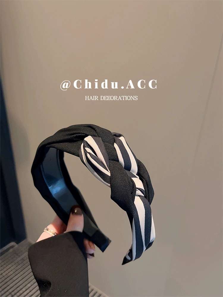 Ladies' fashionable and stylish hair band, French light luxury small chanel-style twisted hair band, 2024 model, anti-slip headband, high-end feel details Picture