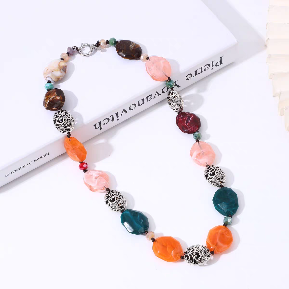 Seven-color resin necklace Specification drawing