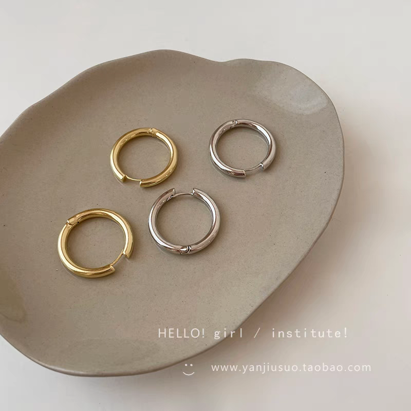 方圆脸银色素圈耳环轻奢感高级感耳圈女耳钉2025新款爆款圆圈耳饰耳钉