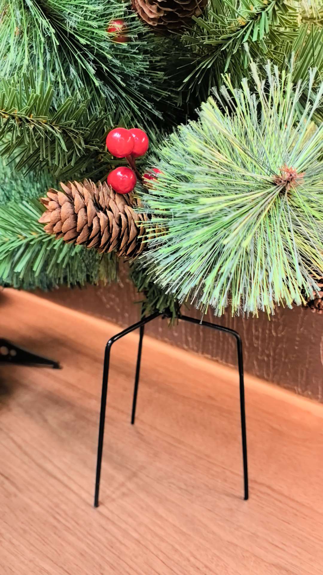 Christmas tree skirts, pumpkin ribbons, Christmas balls, Christmas decorations, office and cultural supplies, essential for Christmas decoration Application Scenario