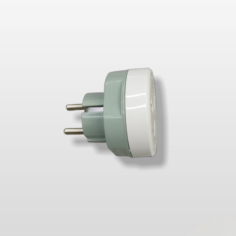European-style conversion plug for electrical products, European-style to British-style conversion Application Scenario