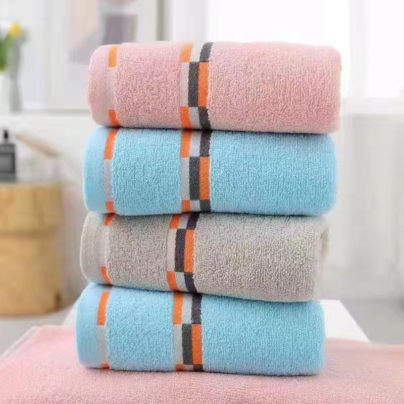 Towels are absorbent and do not shed easily when adults wash their faces. Face towels and bath towels for student dormitories details Picture