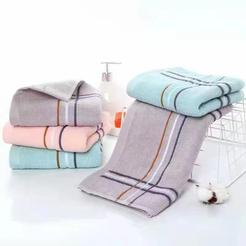 Towels are absorbent and do not shed easily when adults wash their faces. Face towels and bath towels for student dormitories