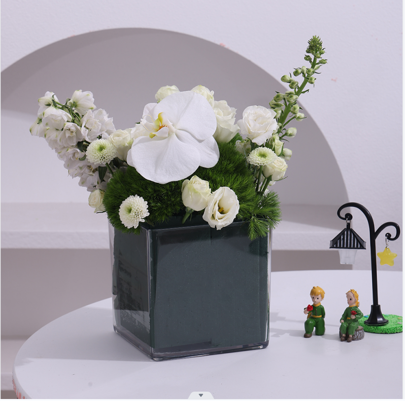 Transparent acrylic square VAT, high-transparency square flower box, flower care box, square flower box, flower shop fresh flower gift box Specification image