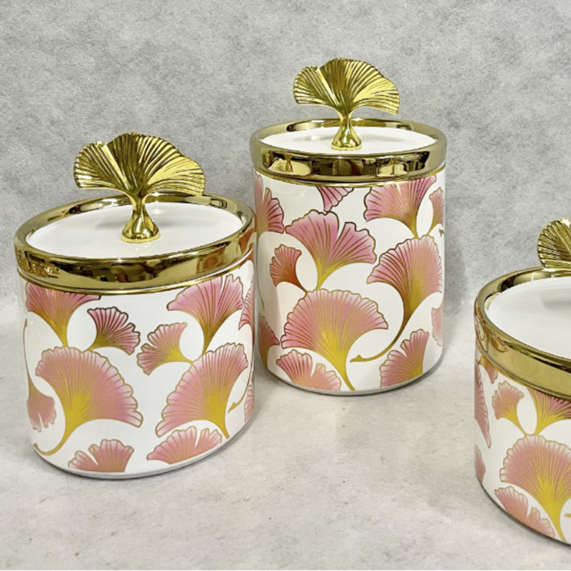 Ceramic sealed jars, food-grade storage jars, kitchen blue and white storage jars, decorative items Application Scenario