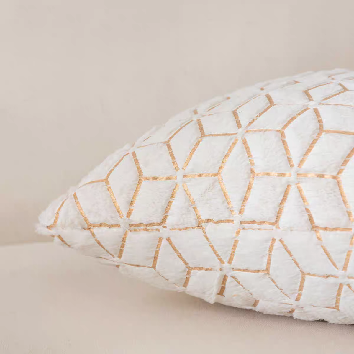 New ins plush throw pillow, solid-color sofa pillowcase, simple and creative geometric diamond-shaped block embroidered backrest Specification image