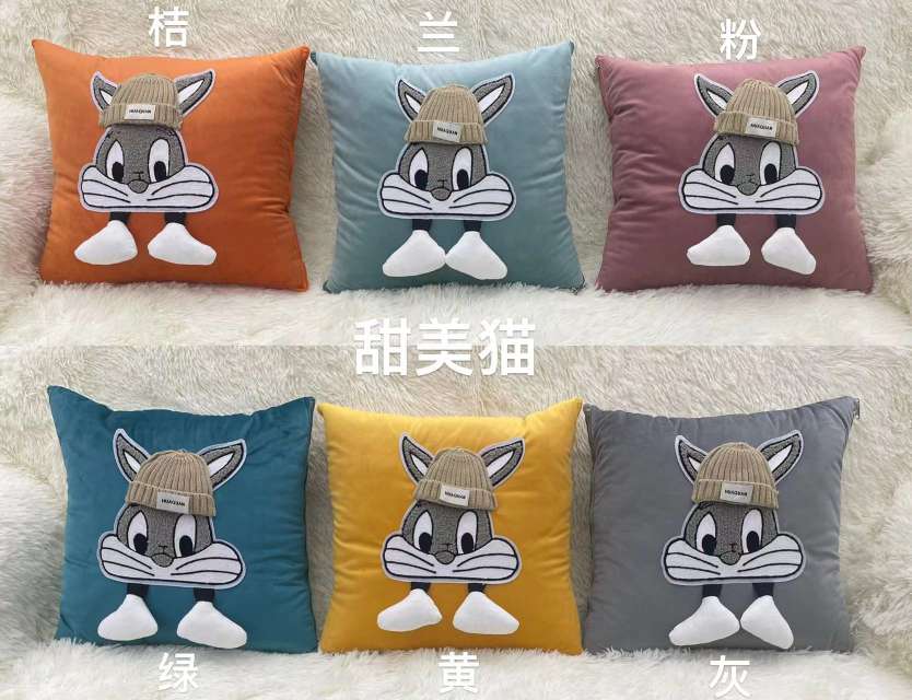 Dual-purpose pillow and quilt, cute cartoon office foldable nap quilt, office pillow, car cushion quilt for all seasons