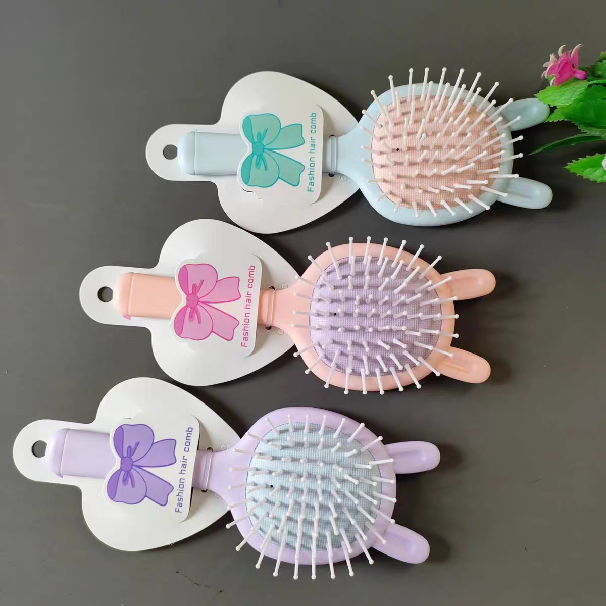 Rabbit ear cartoon airbag comb, fashionable girl hair comb, portable and portable soothing airbag massage comb Specification image
