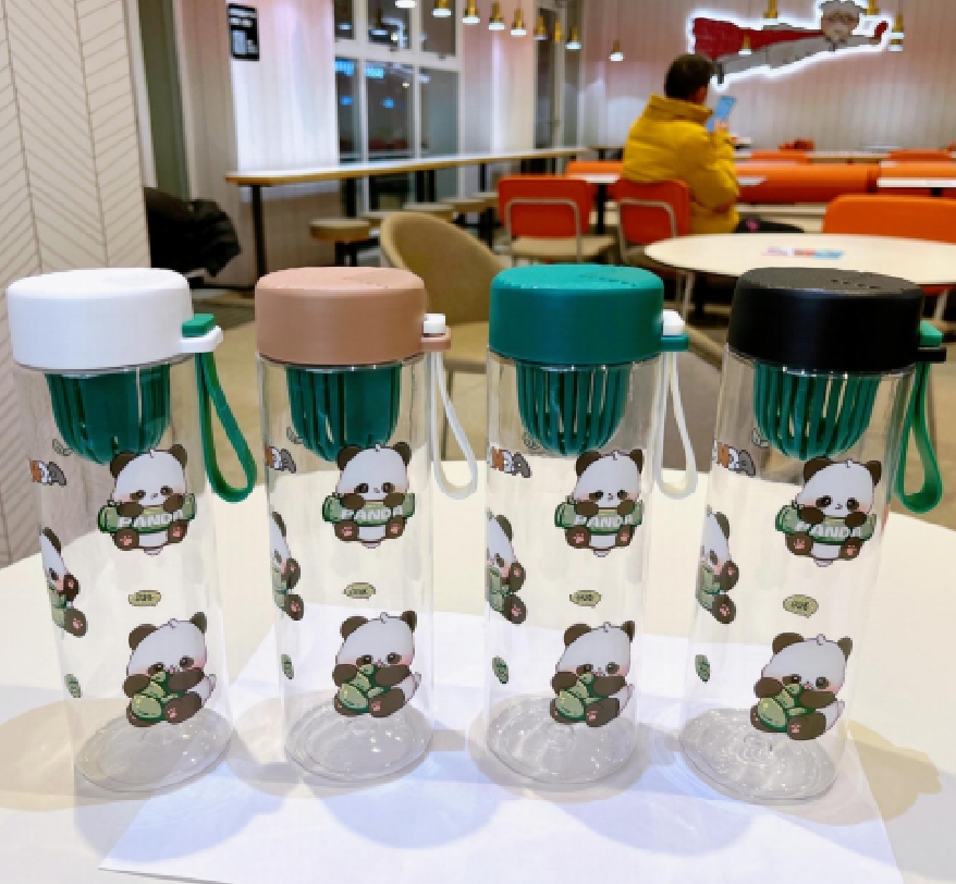 国潮卡通熊猫便携塑料水杯家用透明塑料杯子防摔耐用简约风随手杯